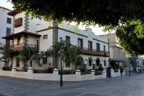 ayuntamiento-de-los-llanos-de-aridane-la-palma-rathaus-plaza-espana