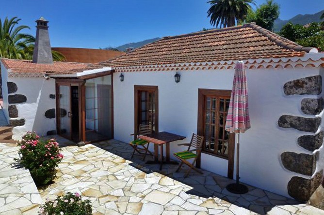 La Palma holidays holiday cottage rental La Punta de Tijarafe - Finca with pool