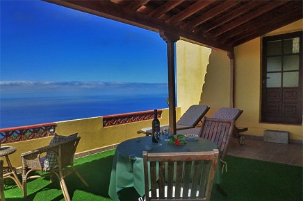 La Palma accommodations-rentals: "Apartamentos Rosa" with sea view in Tijarafe