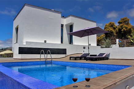 Architect-designed villa, heated pool, sea view - holiday rental - Finca "Villa Espejo" - Tijarafe - secluded location