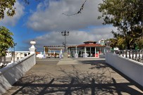 kiosco-el-paso-plaza-bar-sandwich-platz-recinto-ferial-escalera