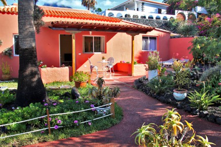 Bungalow_El_Castaño_Hausansicht
