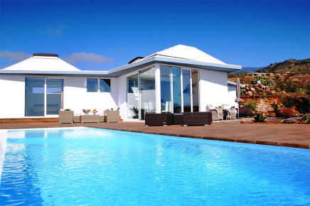 Villa Pura Vida in Puntagorda mieten - nachhaltiges La Palma Luxus-Ferienhaus mit Infinity Pool (beheizt, Öko-Strom)