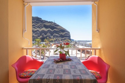 Apartment in first line to the beach, Tazacorte, La Palma Canaries