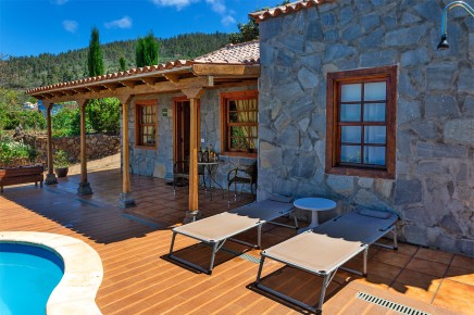 Vacaciones en La Palma - Villa con piscina climatizada (solar) en Tijarafe, lado oeste