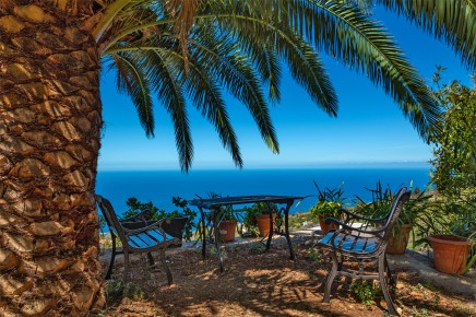 Vacaciones en La Palma - villa privada con piscina climatizada (solar) en alquiler en Tijarafe