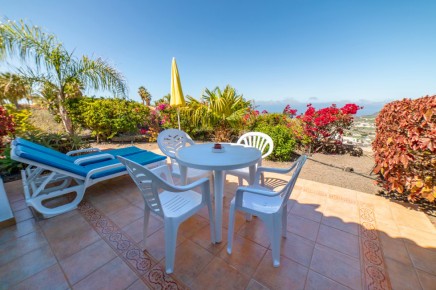 La Palma accommodation surrounded by tropical garden in central location, west side