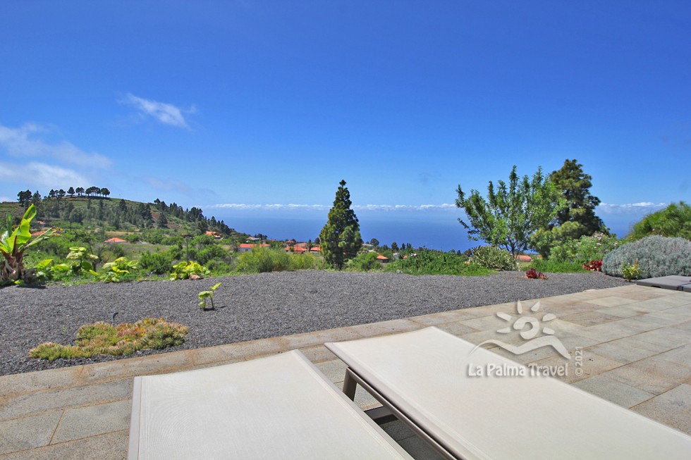 Private holiday home on La Palma with sea view in secluded location for rent - Villa Horizonte in Puntagorda
