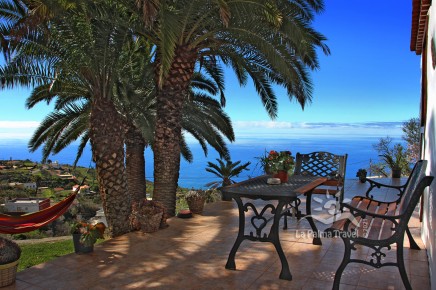 La Palma holiday home rental: "Las Tías" affordable with sea view, isolated location in Tijarafe