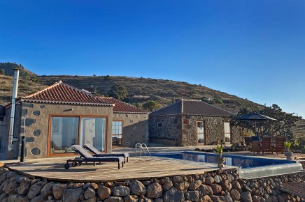 Finca Villa Albillo mit Nebenhaus Casa de Piedra und infinity-Pool