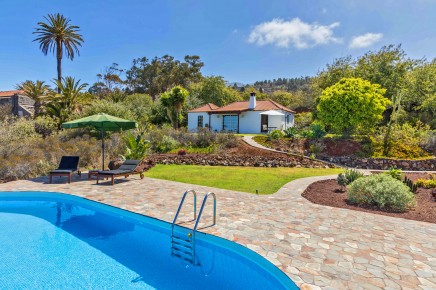 Casa Los Alamos en Puntagorda para alquilar - La Palma, con piscina