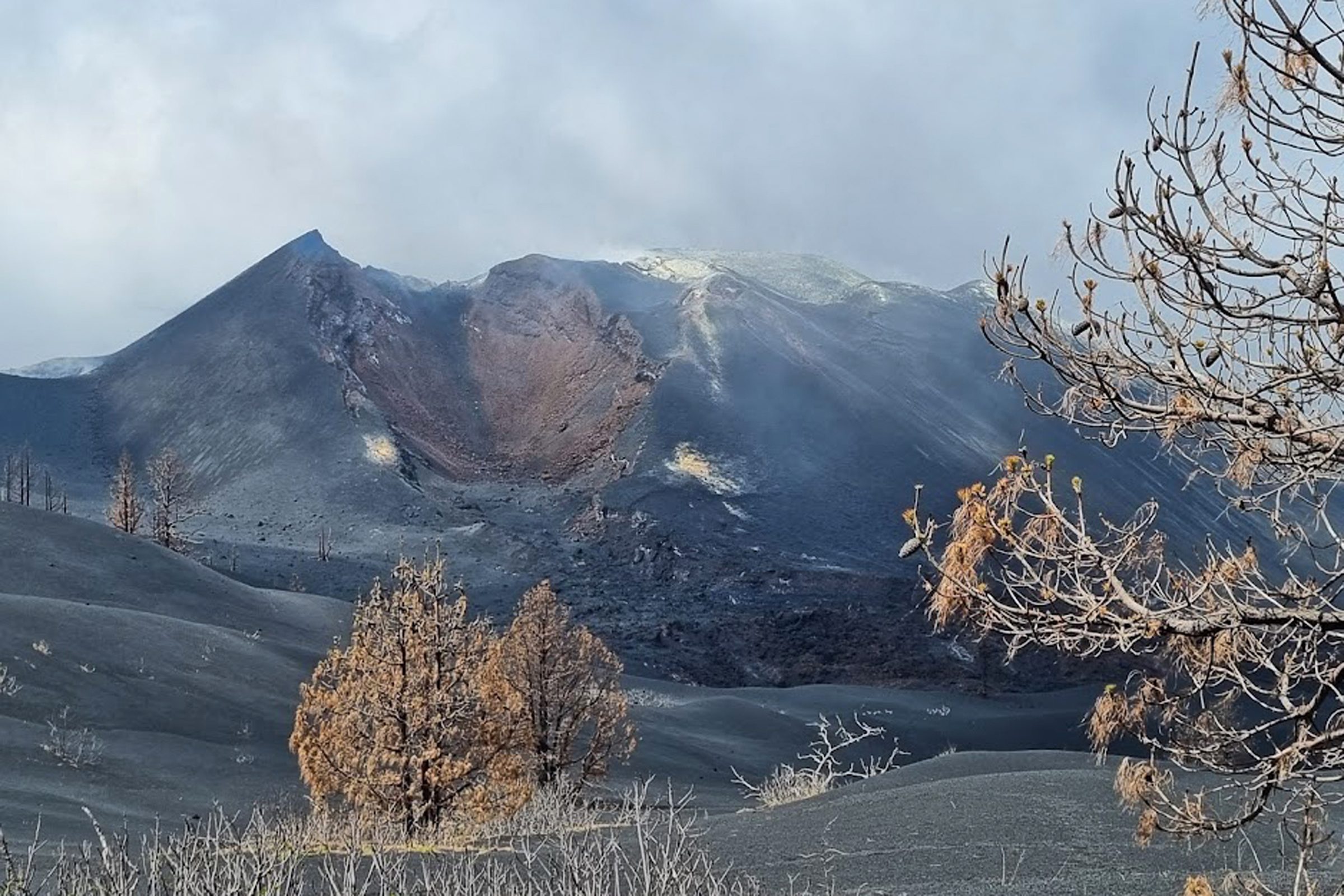 vulkan-cumbre-vieja-aridane-la-palma-travel-eruption